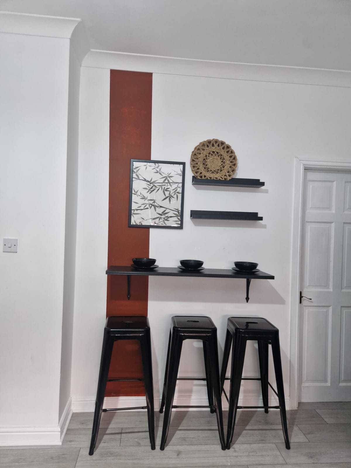 Dining table listed by hmh stays providing contractor accommodation for long-term basis