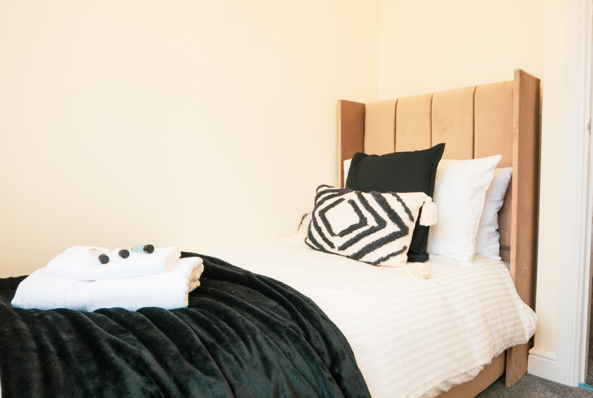 Single bed listed in the property by HMH Stays for long-term accommodation for contractors