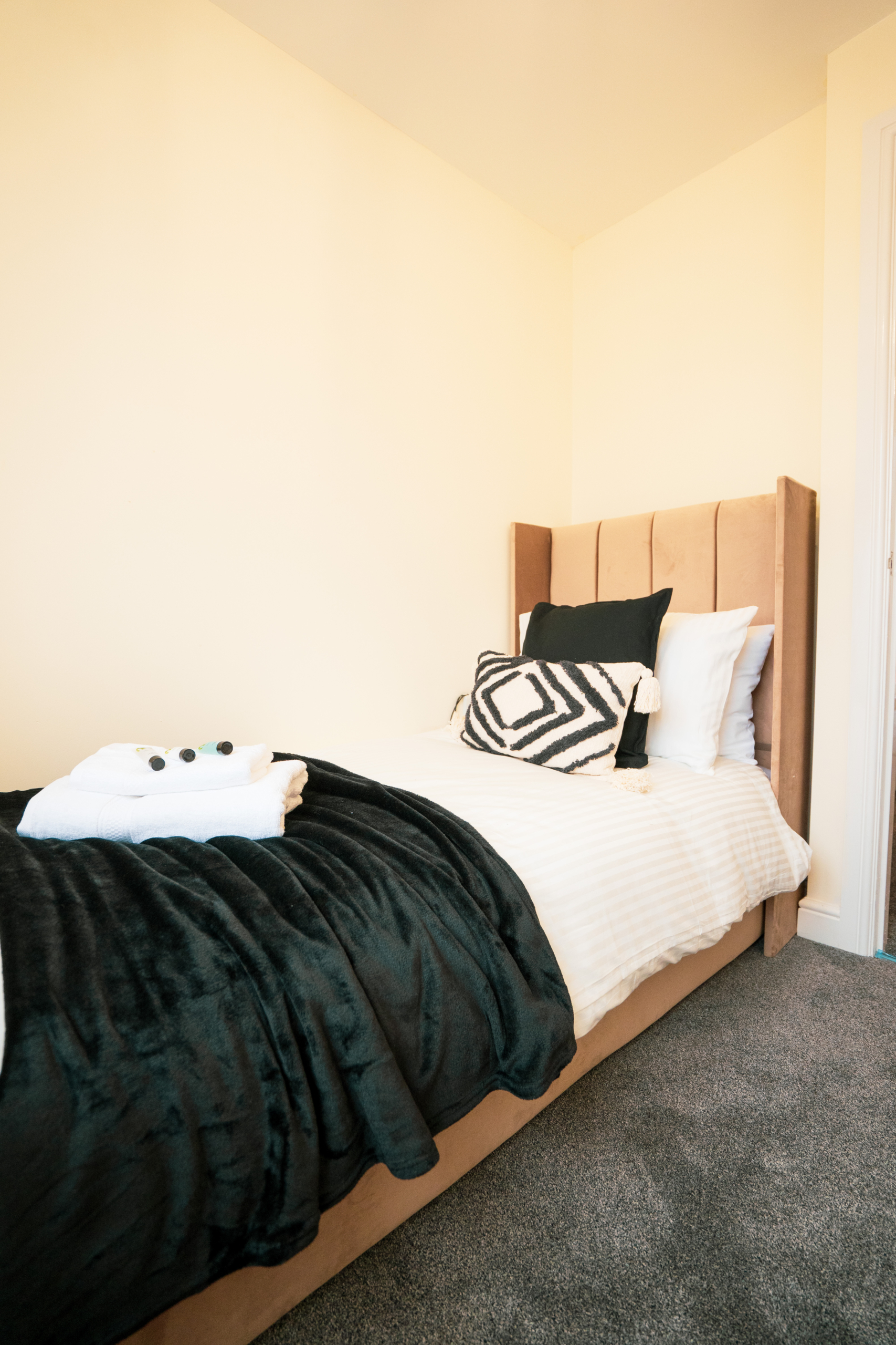 Single bed listed in the property by HMH Stays for long-term accommodation for contractors