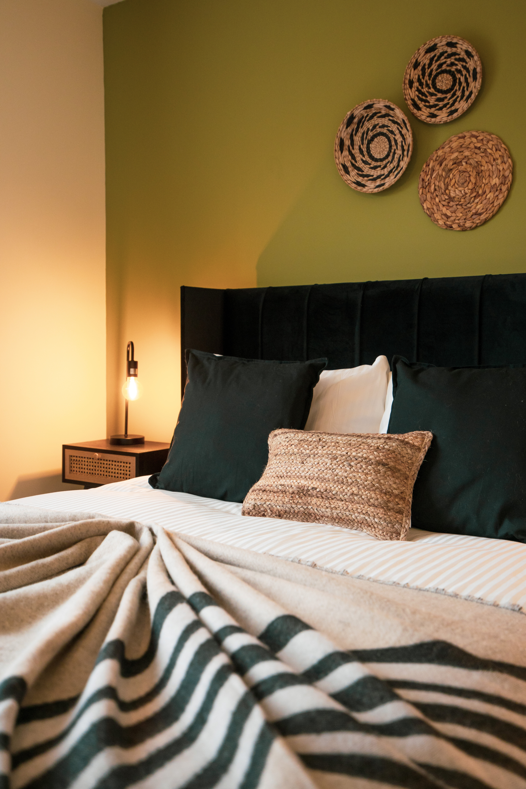 King-size bedroom listed by HMH Stays for long-term accommodation for contractors