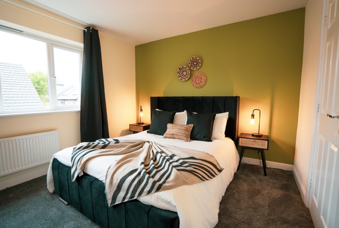 Double bed listed by HMH Stays for long-term accommodation for contractors