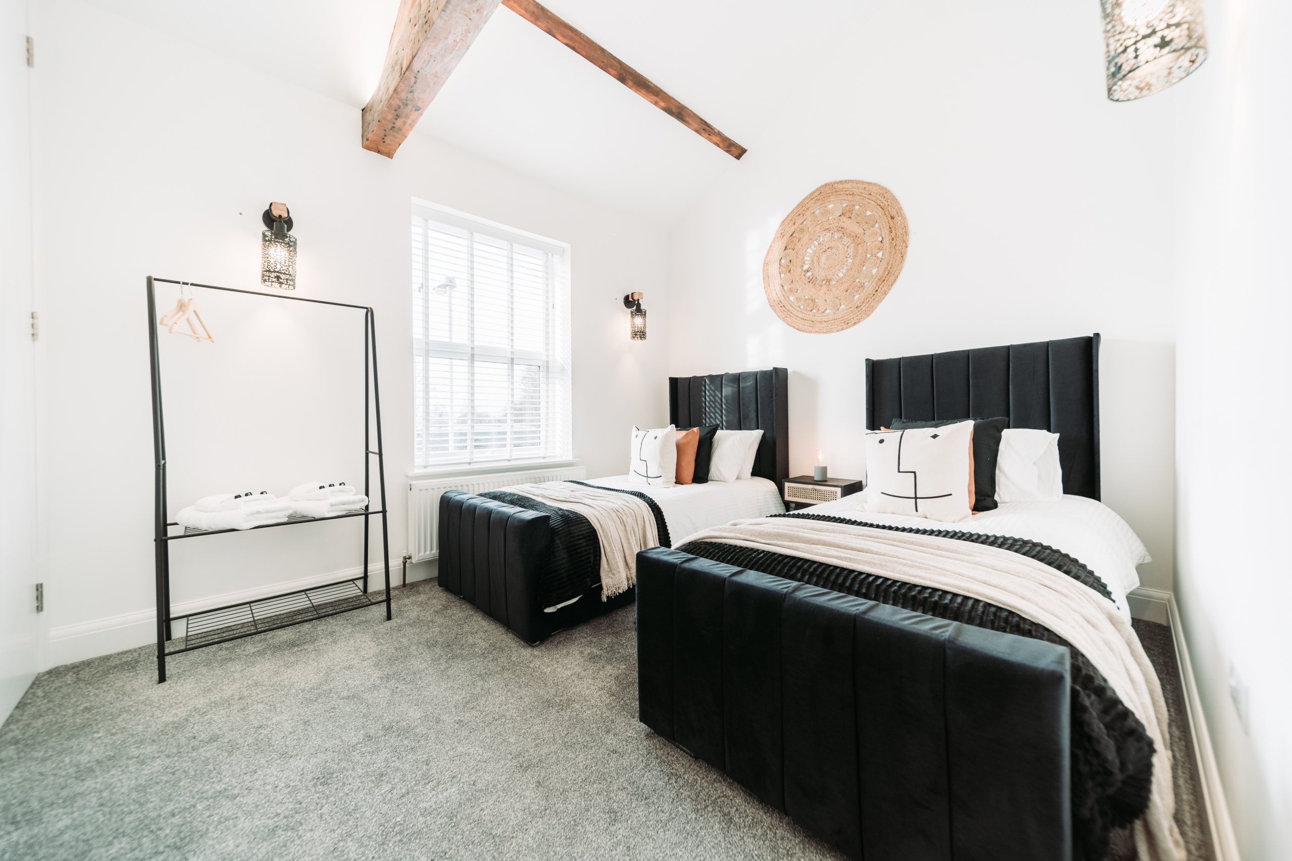 Queen-size bedroom for contractor accommodation by HMH Stays