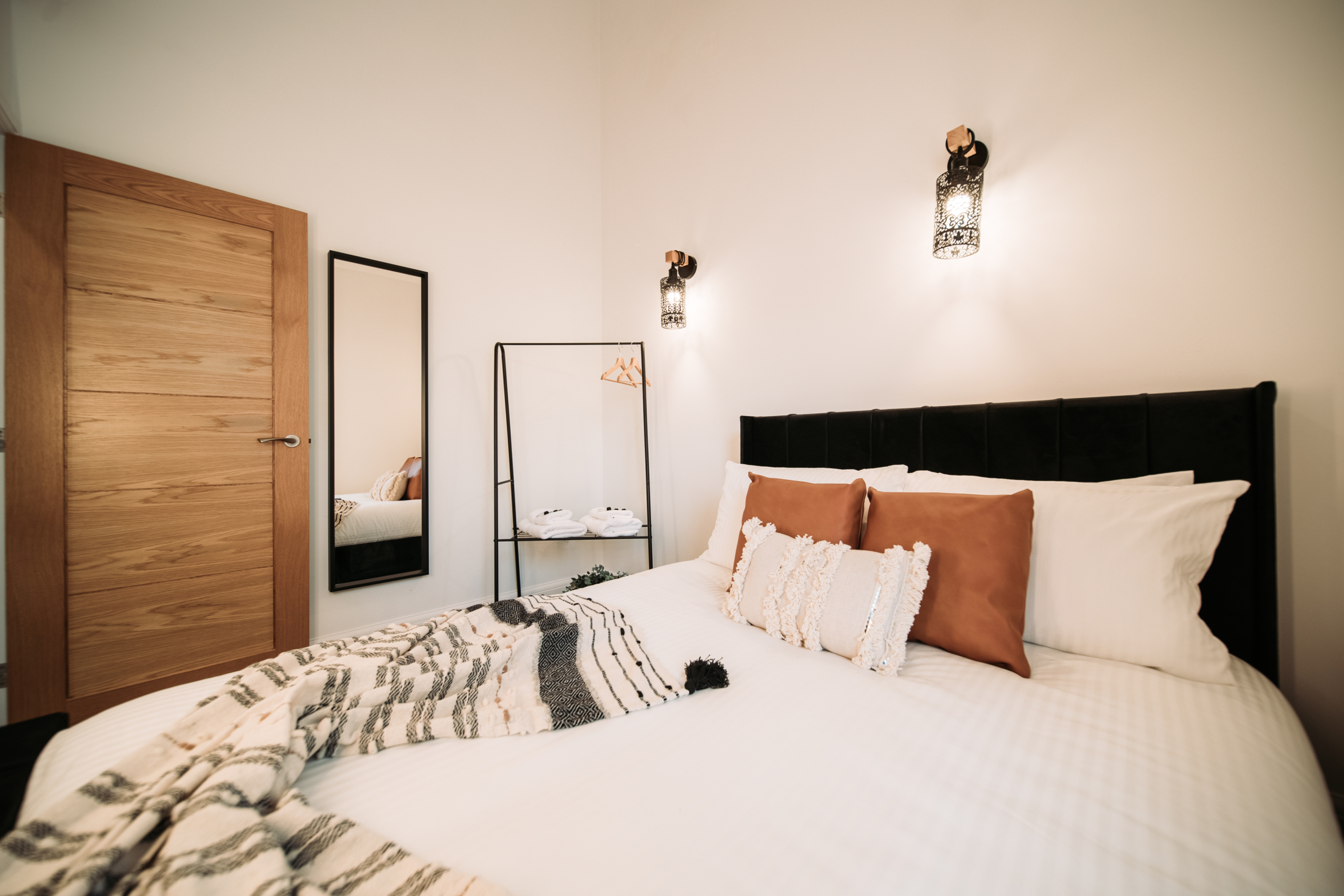 King-size bed for contractor accommodation listed by HMH Stays