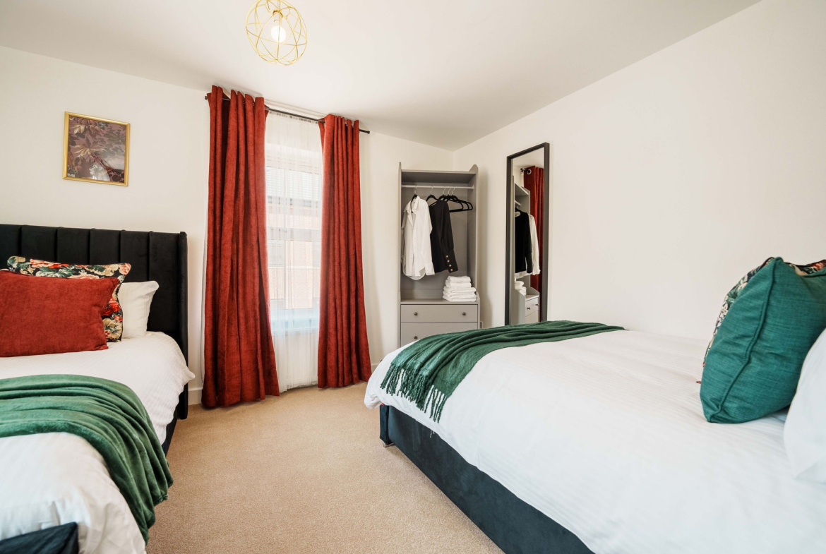 Two single bedrooms for contractor accommodation by HMH Stays