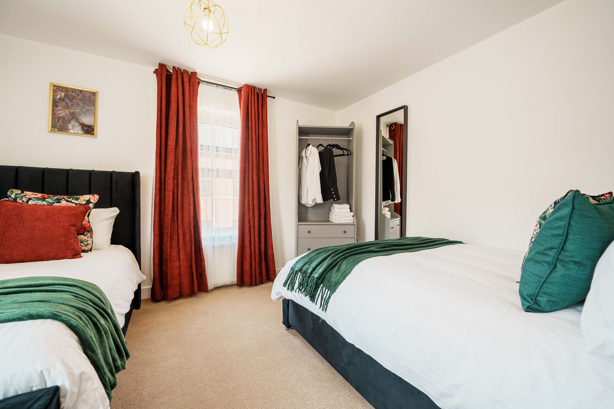Two single bedrooms for contractor accommodation by HMH Stays