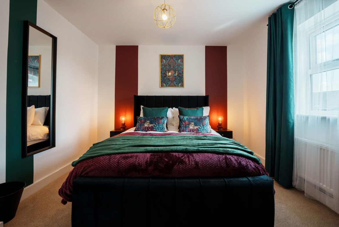 King-size bedroom for contractor accommodation listed by HMH Stays