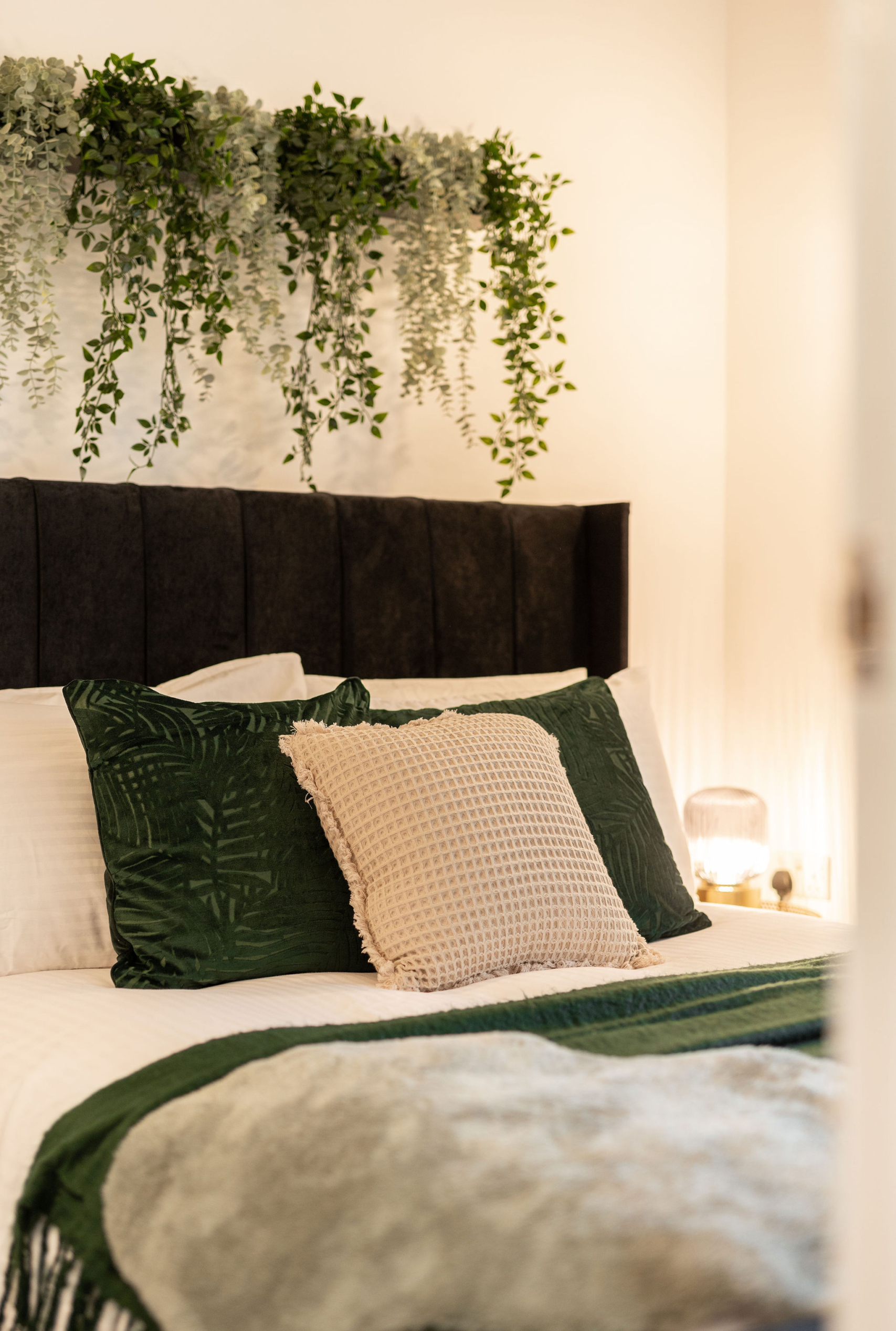 single bed listed by hmh stays with cushions