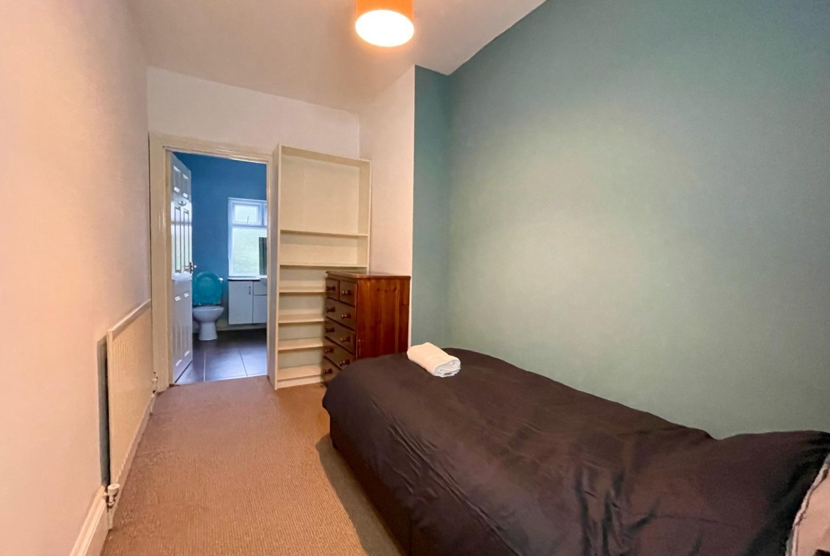Single bed for the accommodation of contractors providing by hmh stays